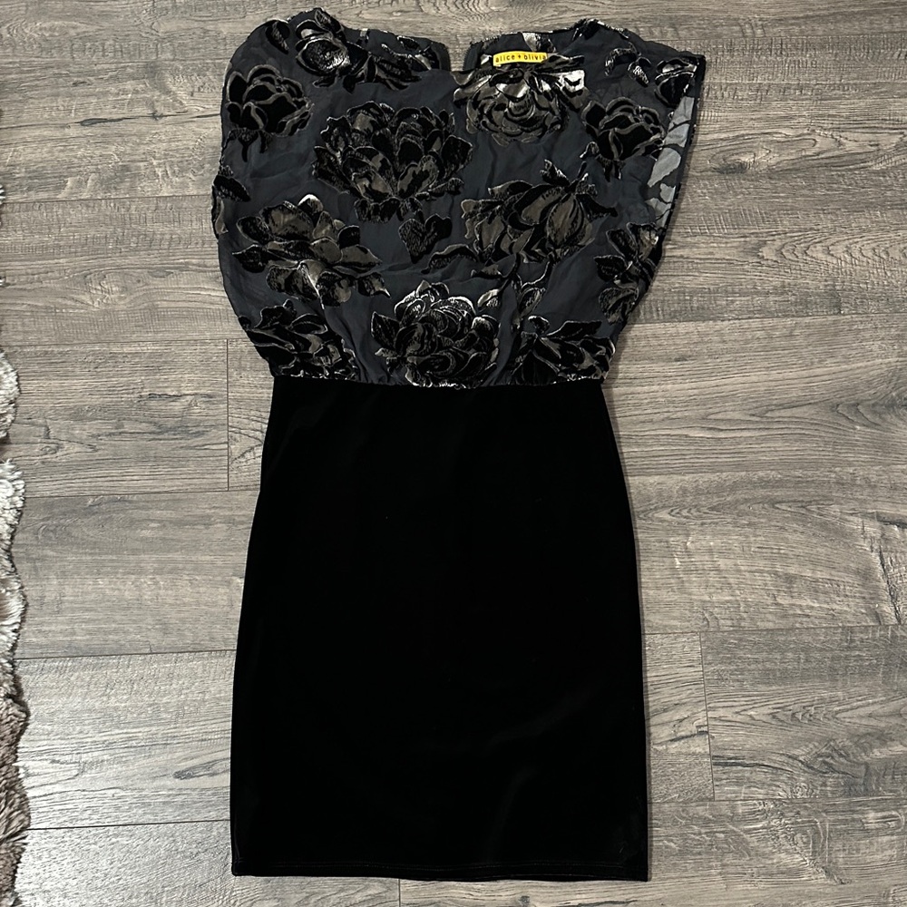Alice and Olivia  Black and Gray Floral Mini Dress. S